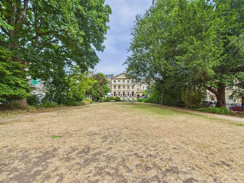 Flat 5, 42,
                                Caledonia Place, Clifton,
                                Bristol, BS8 4DN