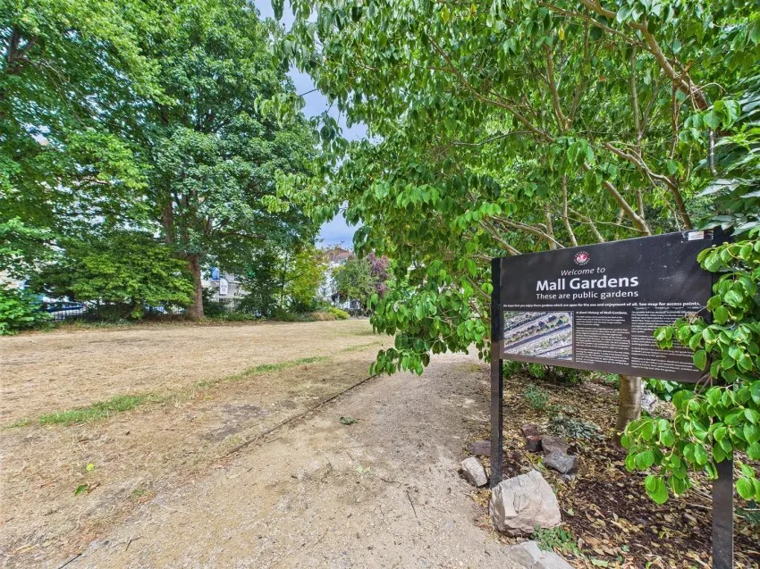 Flat 5, 42,
                                Caledonia Place, Clifton,
                                Bristol, BS8 4DN