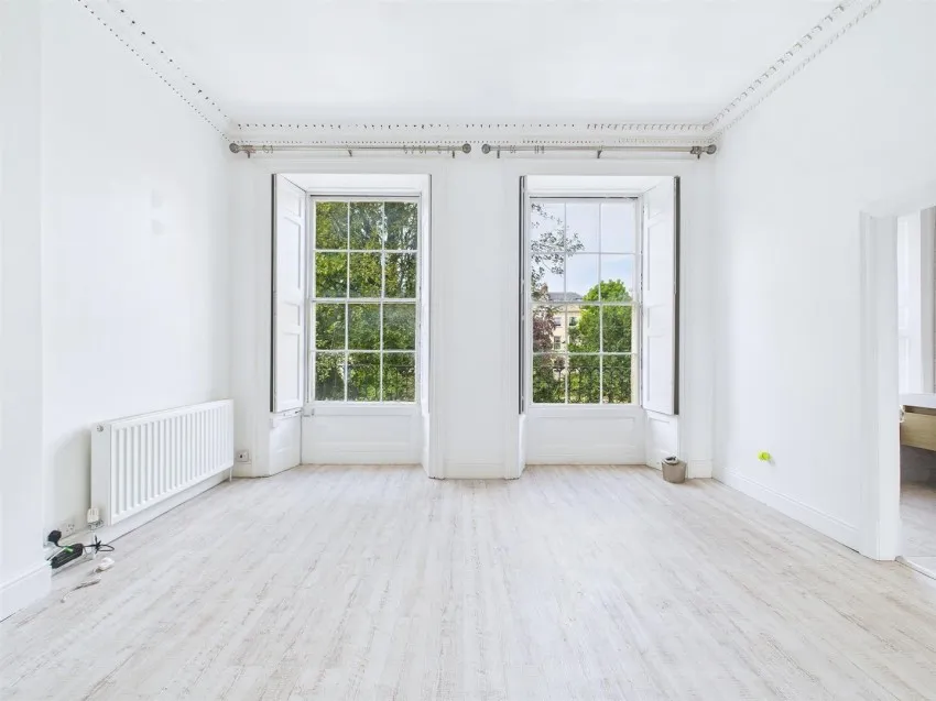 Flat 5, 42,
                                Caledonia Place, Clifton,
                                Bristol, BS8 4DN