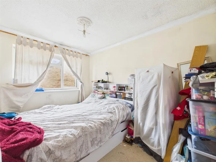 4,
                                Dinder Close, Nailsea,
                                Bristol, BS48 4LZ