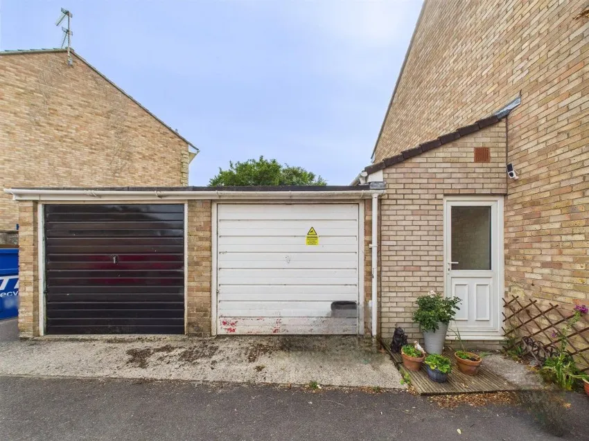 4,
                                Dinder Close, Nailsea,
                                Bristol, BS48 4LZ