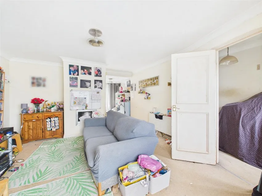 4,
                                Dinder Close, Nailsea,
                                Bristol, BS48 4LZ