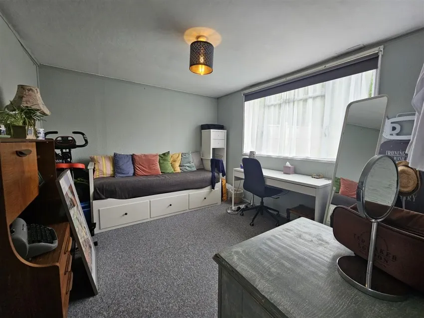 23,
                                St. Lucia Crescent, Horfield,
                                Bristol, BS7 0XR