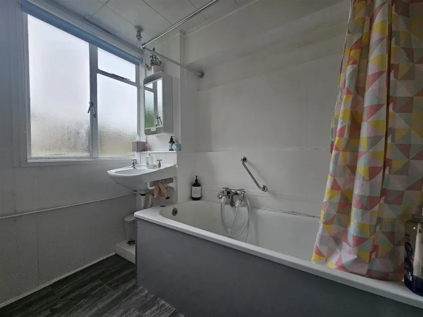23,
                                St. Lucia Crescent, Horfield,
                                Bristol, BS7 0XR