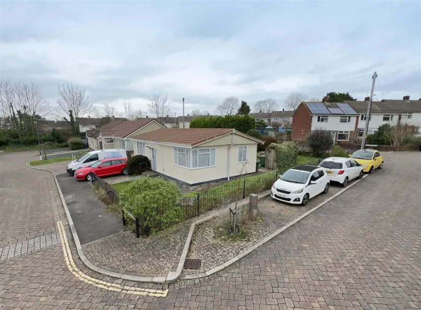 23,
                                St. Lucia Crescent, Horfield,
                                Bristol, BS7 0XR