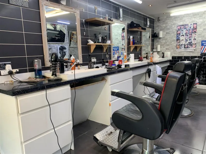 625,
                                Fishponds Road, Fishponds,
                                Bristol, BS16 3BA