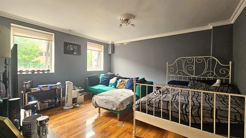 625,
                                Fishponds Road, Fishponds,
                                Bristol, BS16 3BA