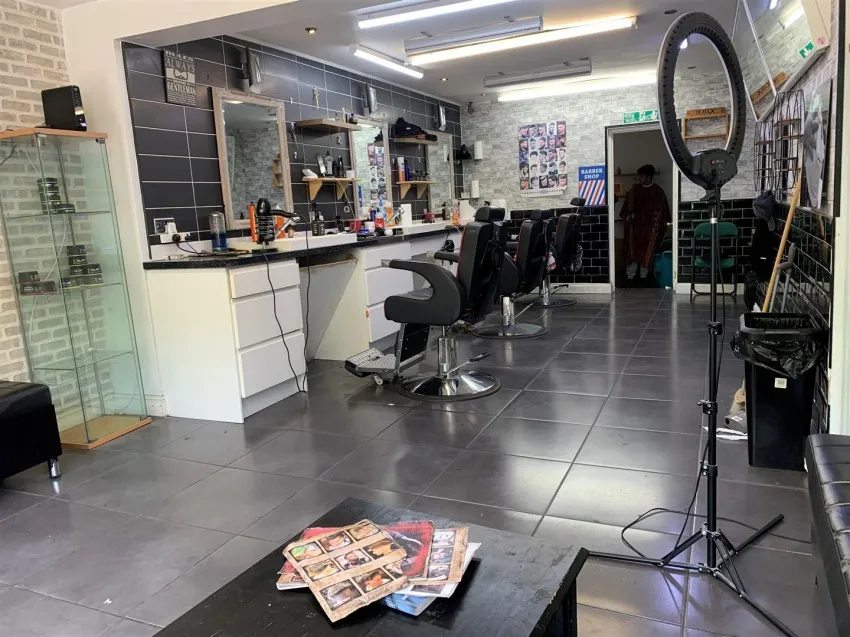 625,
                                Fishponds Road, Fishponds,
                                Bristol, BS16 3BA