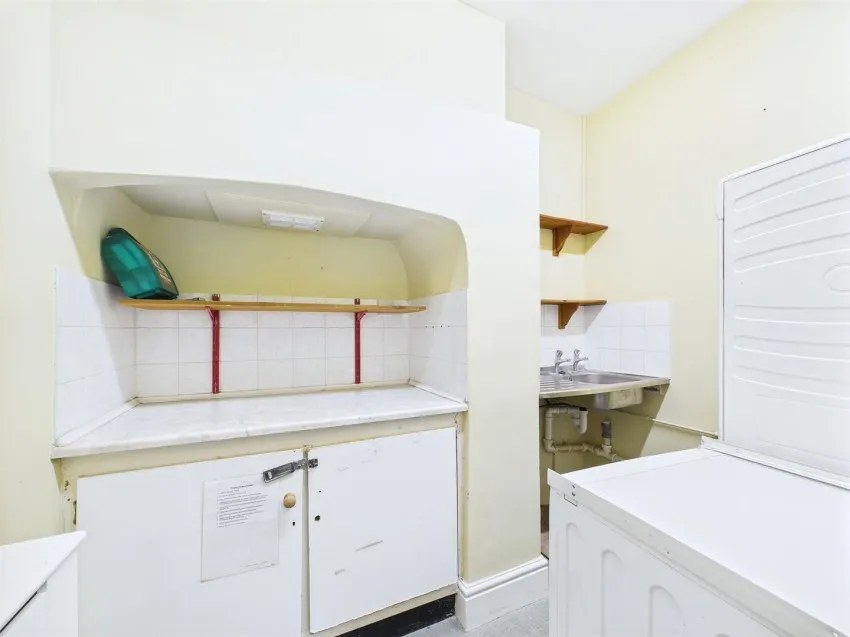 487,
                                Gloucester Road, Horfield,
                                Bristol, BS7 8UA