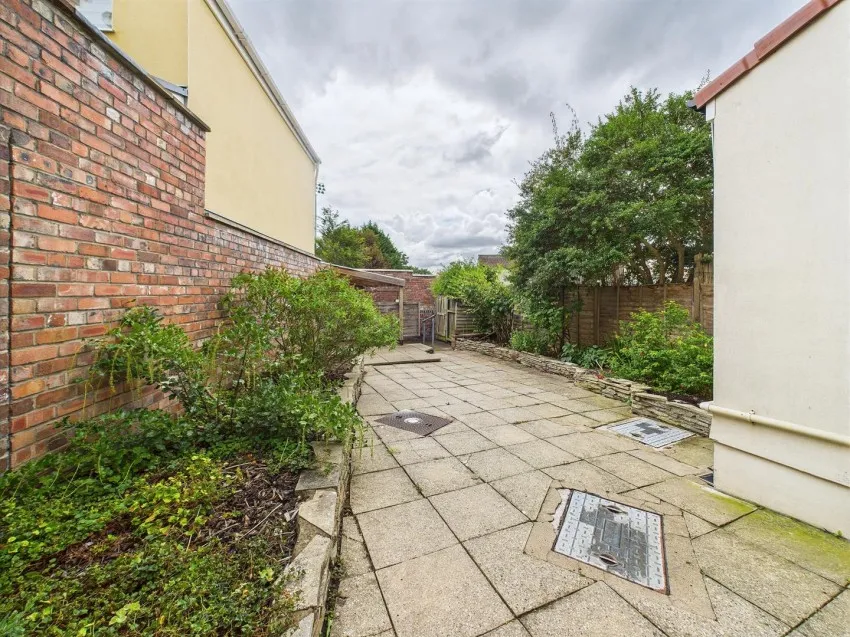 487,
                                Gloucester Road, Horfield,
                                Bristol, BS7 8UA