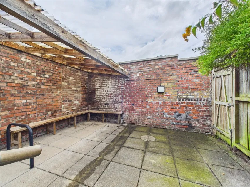 487,
                                Gloucester Road, Horfield,
                                Bristol, BS7 8UA