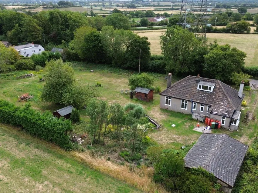 Austreclive,
                                Passage Road, Aust,
                                Bristol, BS35 4BG