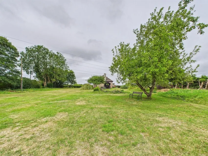 Austreclive,
                                Passage Road, Aust,
                                Bristol, BS35 4BG