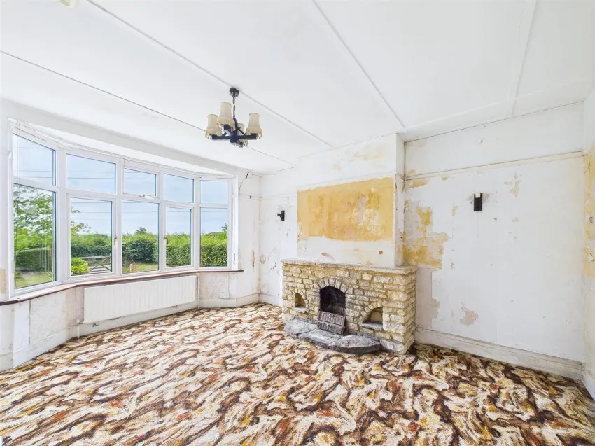 Austreclive,
                                Passage Road, Aust,
                                Bristol, BS35 4BG