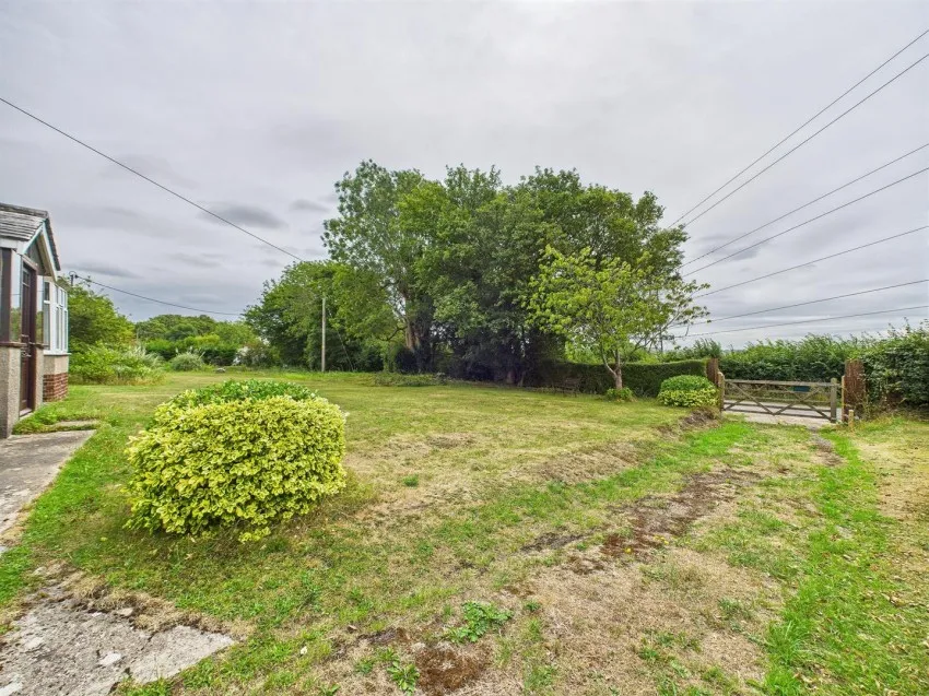Austreclive,
                                Passage Road, Aust,
                                Bristol, BS35 4BG