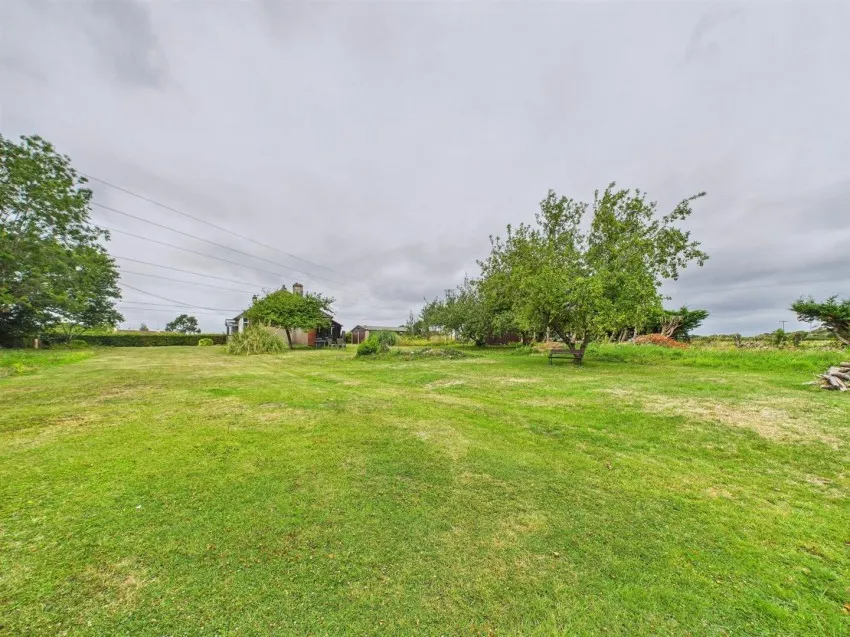 Austreclive,
                                Passage Road, Aust,
                                Bristol, BS35 4BG