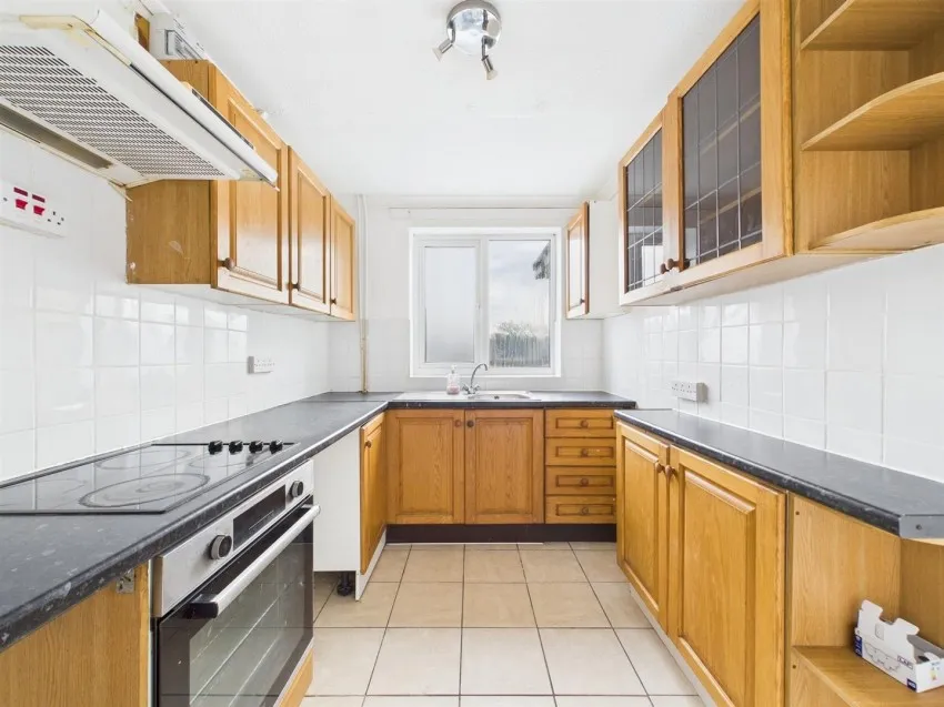 21,
                                Abbotswood, Yate,
                                Bristol, BS37 4NG