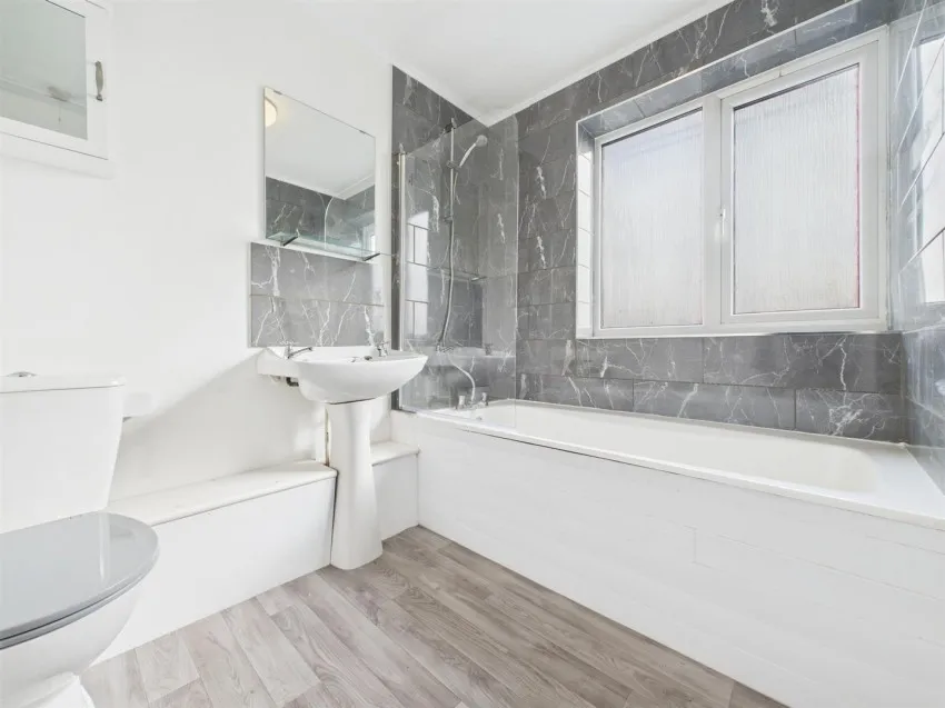 21,
                                Abbotswood, Yate,
                                Bristol, BS37 4NG