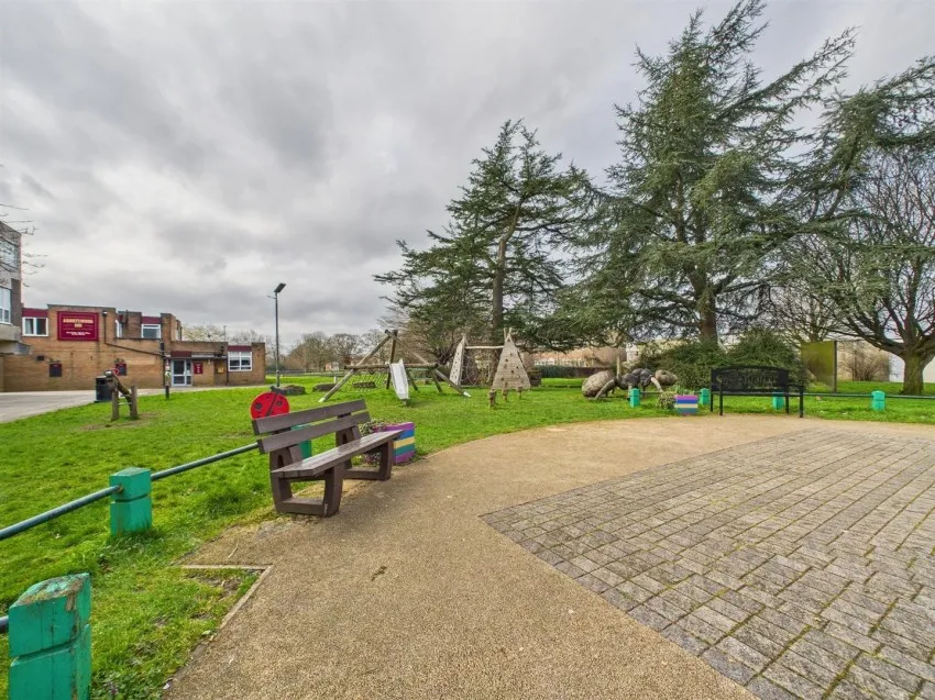 21,
                                Abbotswood, Yate,
                                Bristol, BS37 4NG