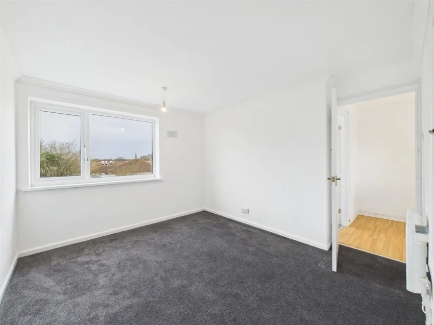21,
                                Abbotswood, Yate,
                                Bristol, BS37 4NG