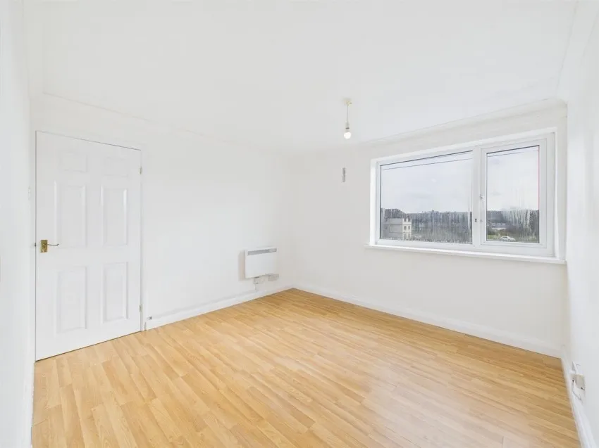 21,
                                Abbotswood, Yate,
                                Bristol, BS37 4NG