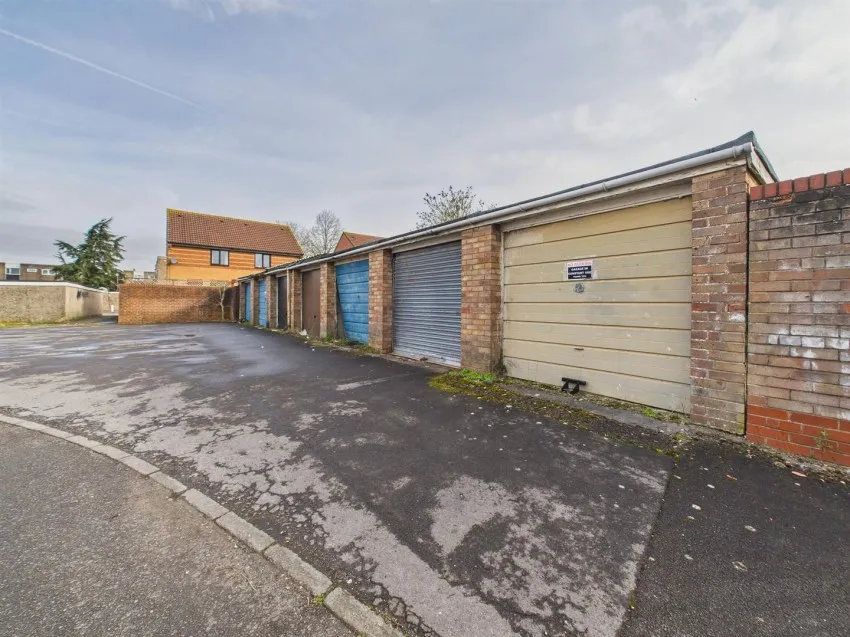 21,
                                Abbotswood, Yate,
                                Bristol, BS37 4NG
