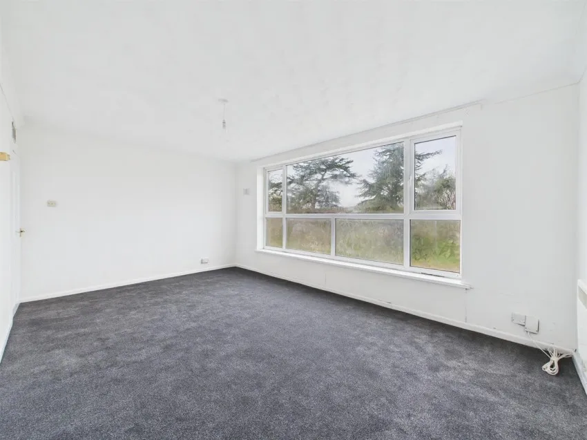 21,
                                Abbotswood, Yate,
                                Bristol, BS37 4NG