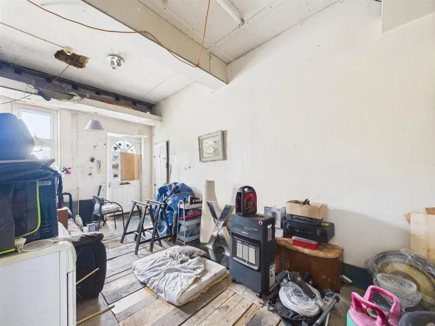 5,
                                Ash Road, Bishopston,
                                Bristol, BS7 8RN
