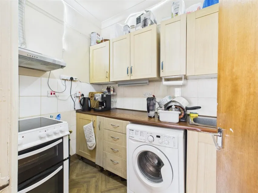 5,
                                Ash Road, Bishopston,
                                Bristol, BS7 8RN