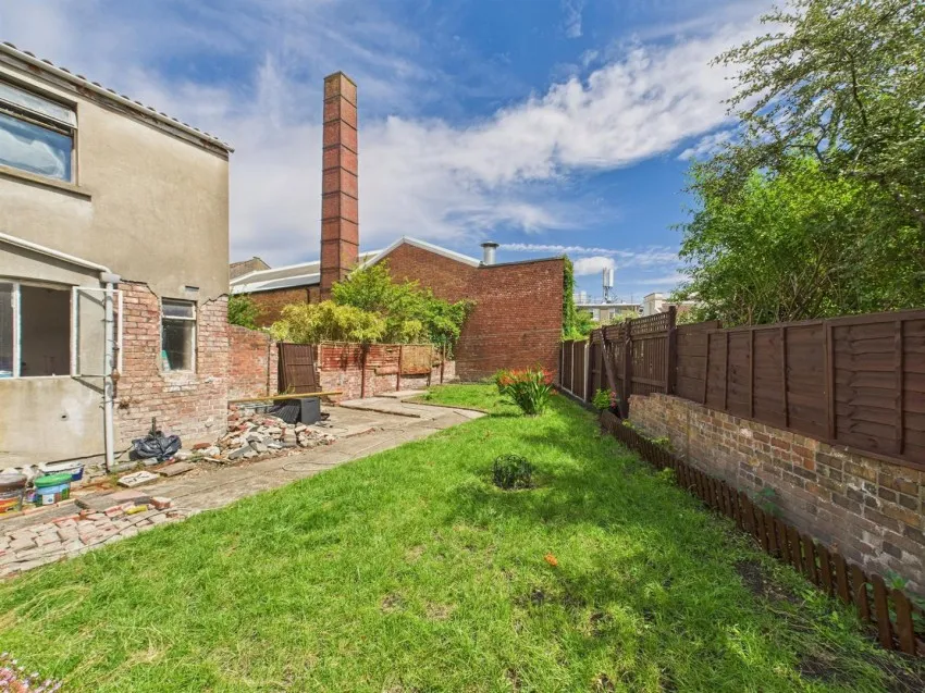 5,
                                Ash Road, Bishopston,
                                Bristol, BS7 8RN