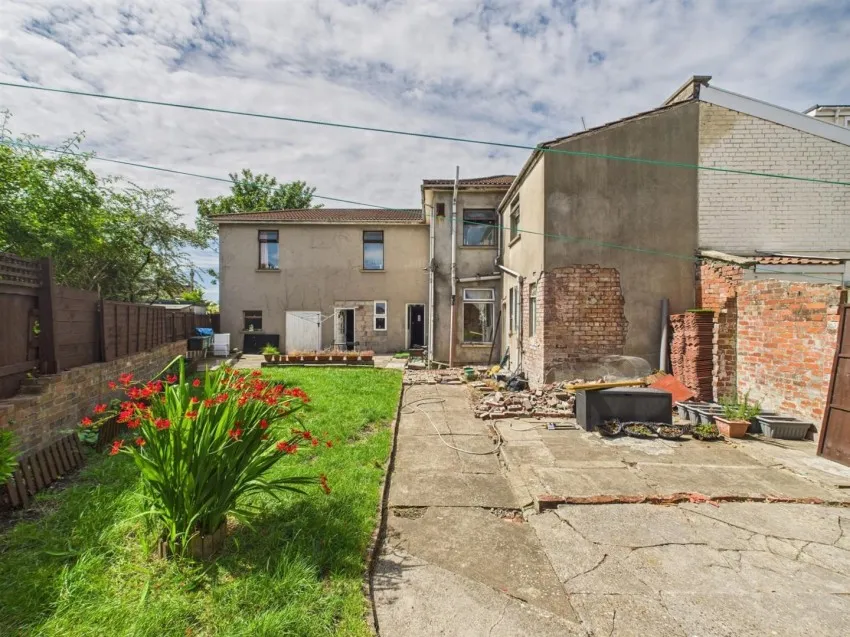5,
                                Ash Road, Bishopston,
                                Bristol, BS7 8RN