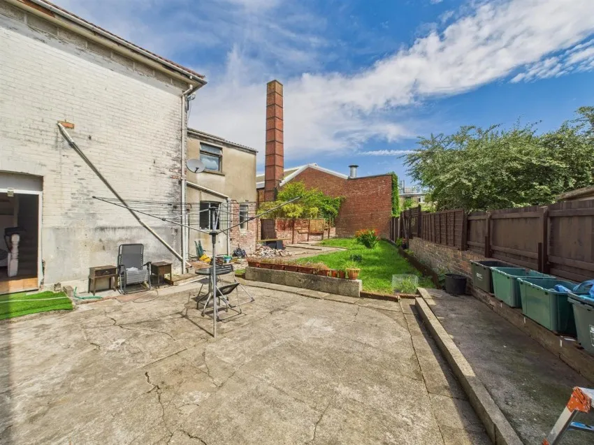 5,
                                Ash Road, Bishopston,
                                Bristol, BS7 8RN