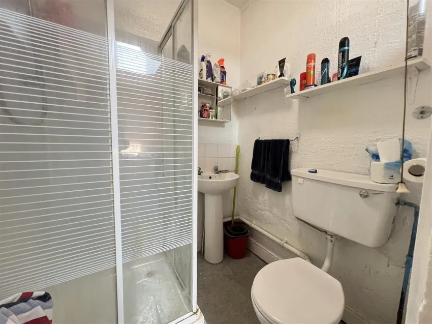 11,
                                Hepburn Road, St Pauls,
                                Bristol, BS2 8UD