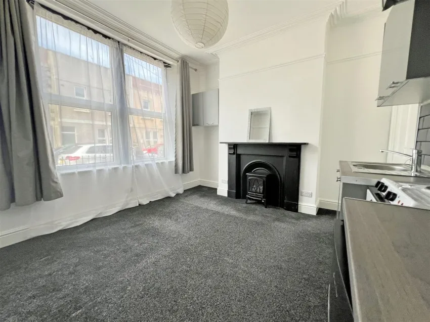11,
                                Hepburn Road, St Pauls,
                                Bristol, BS2 8UD