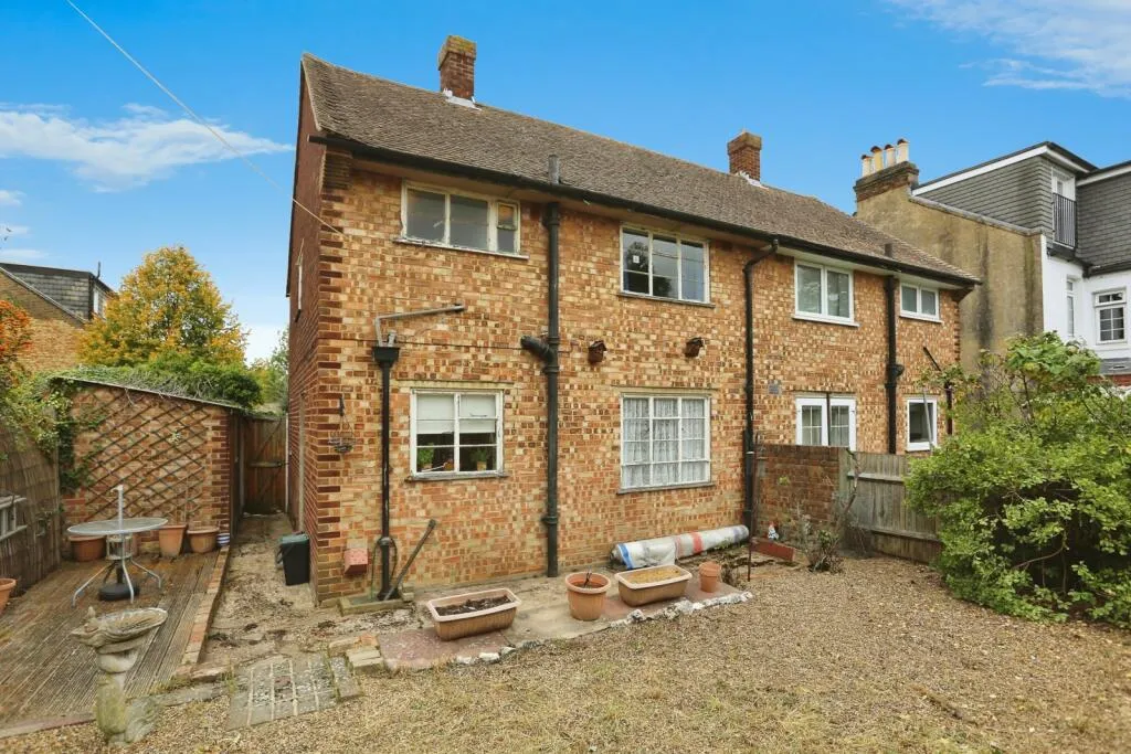 2 bed Semi-Detached