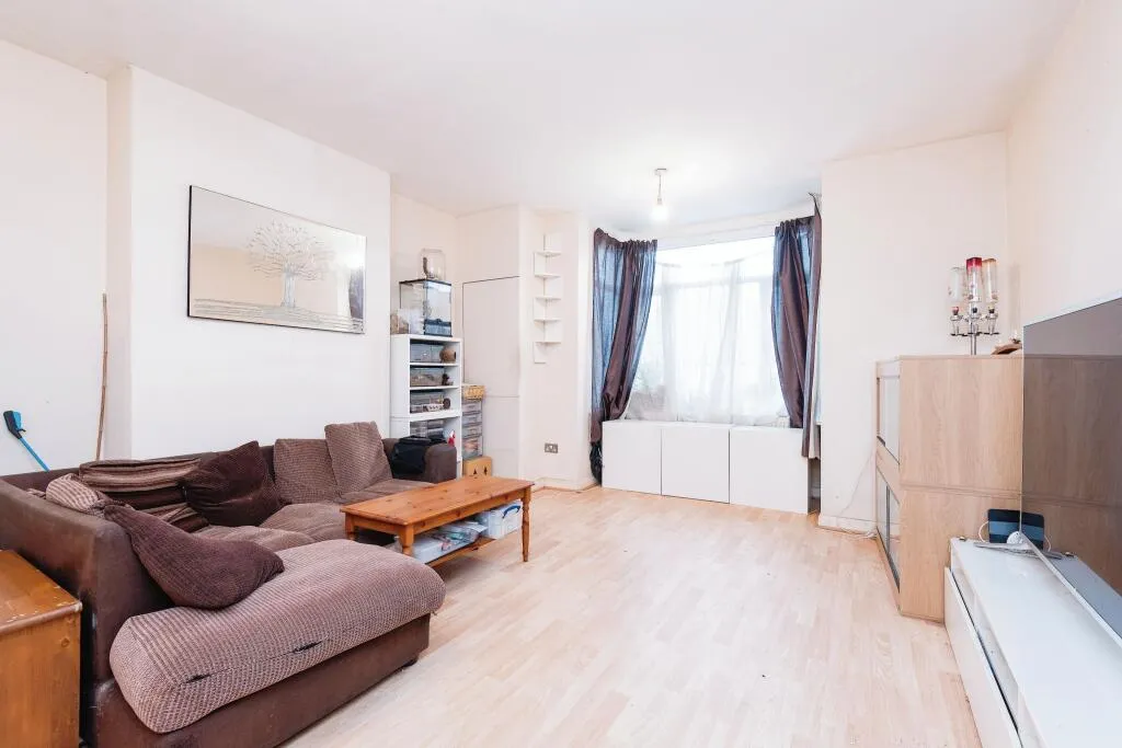 2 bed Ground Flat