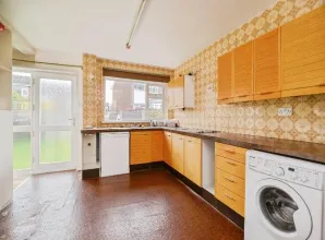 4 bed Semi-Detached