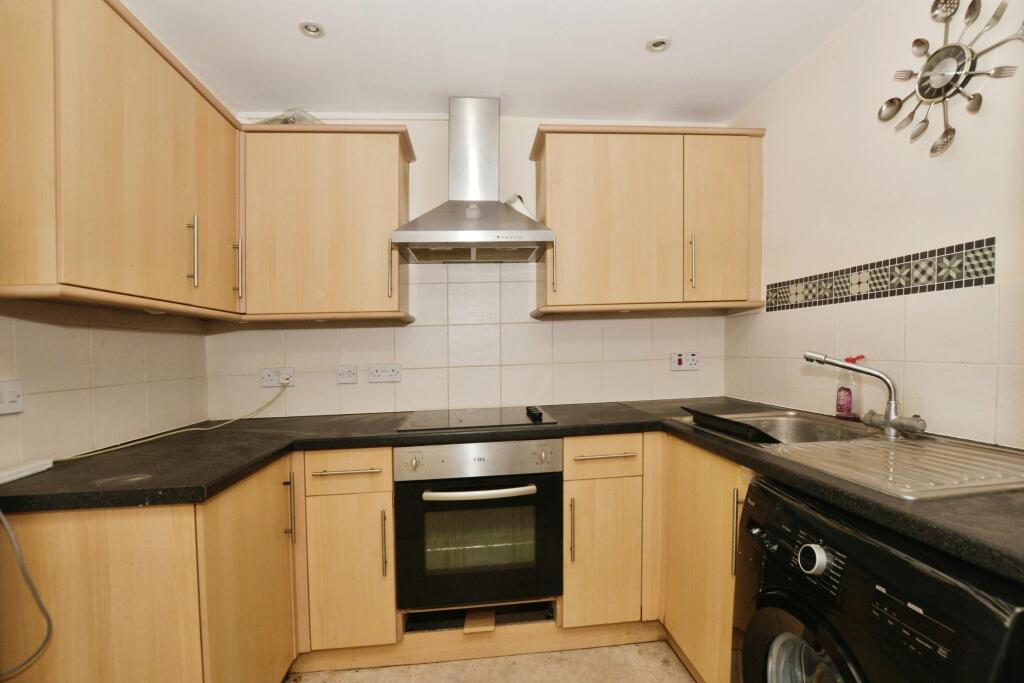 1 bed Maisonette