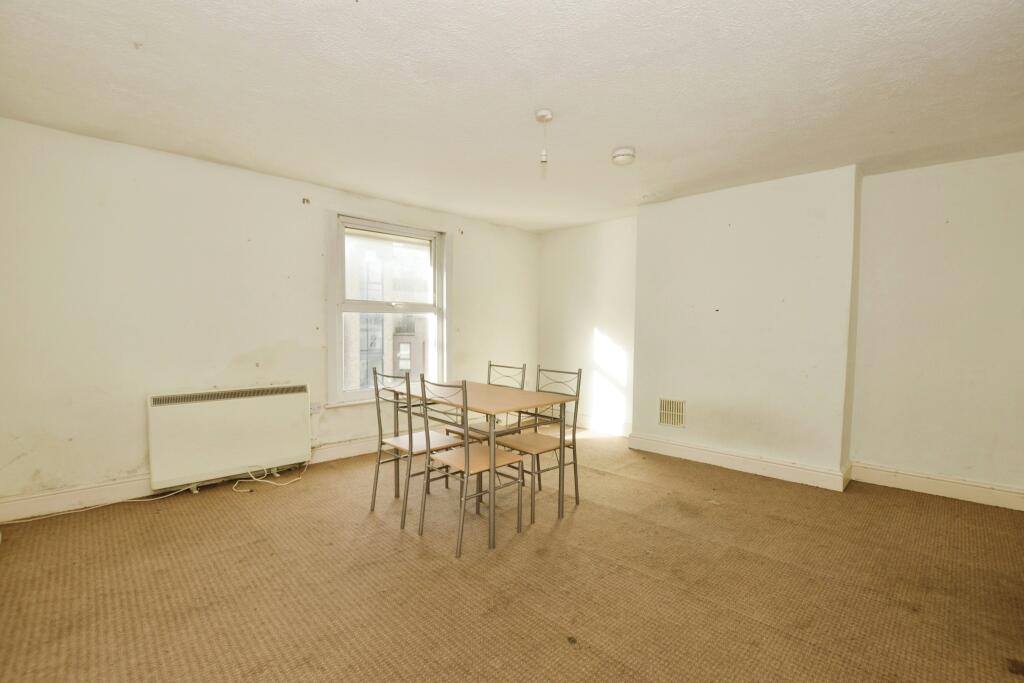 1 bed Maisonette