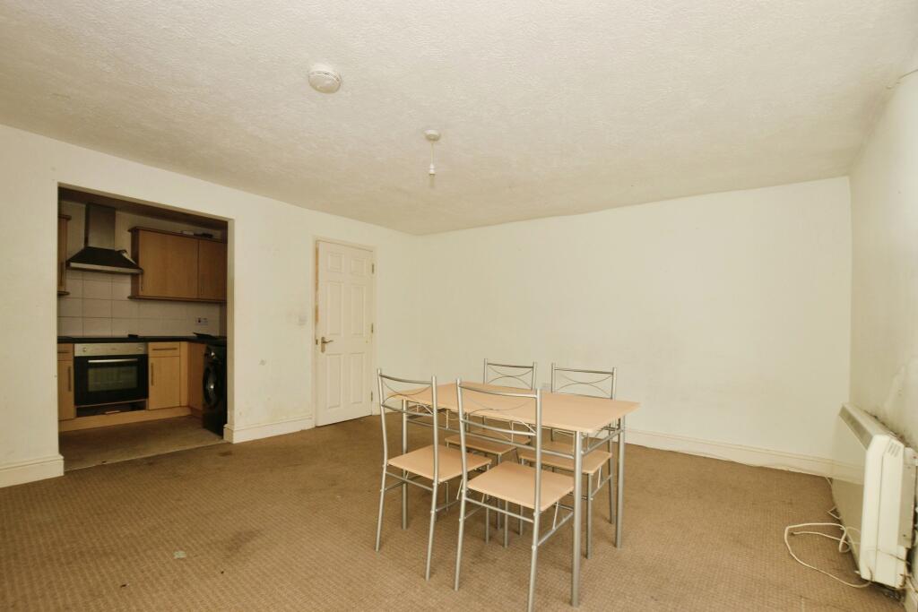 1 bed Maisonette
