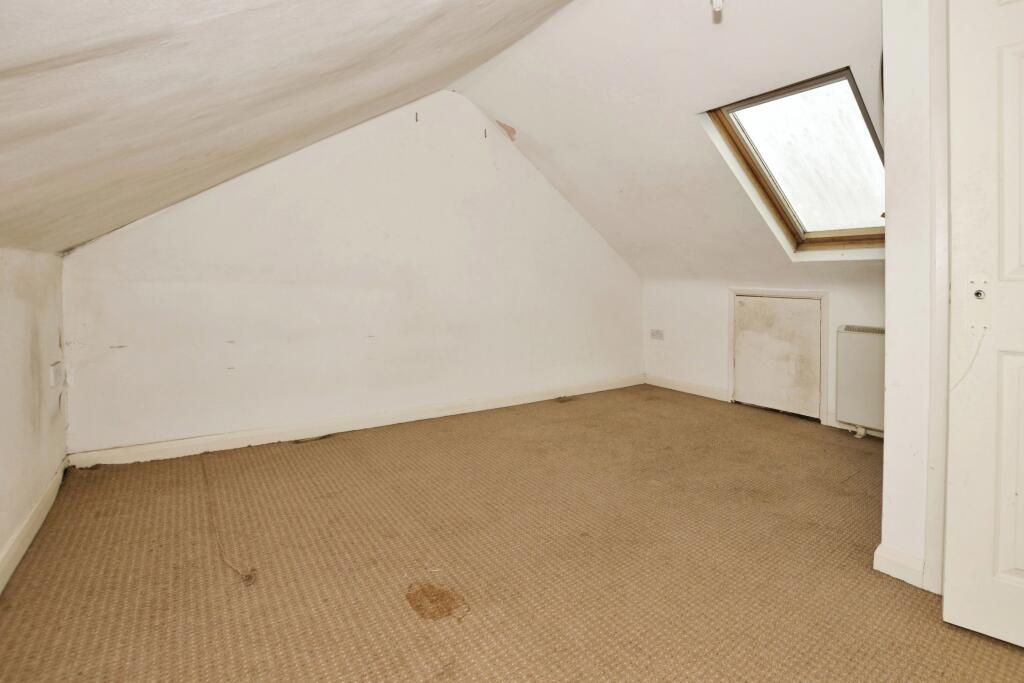 1 bed Maisonette