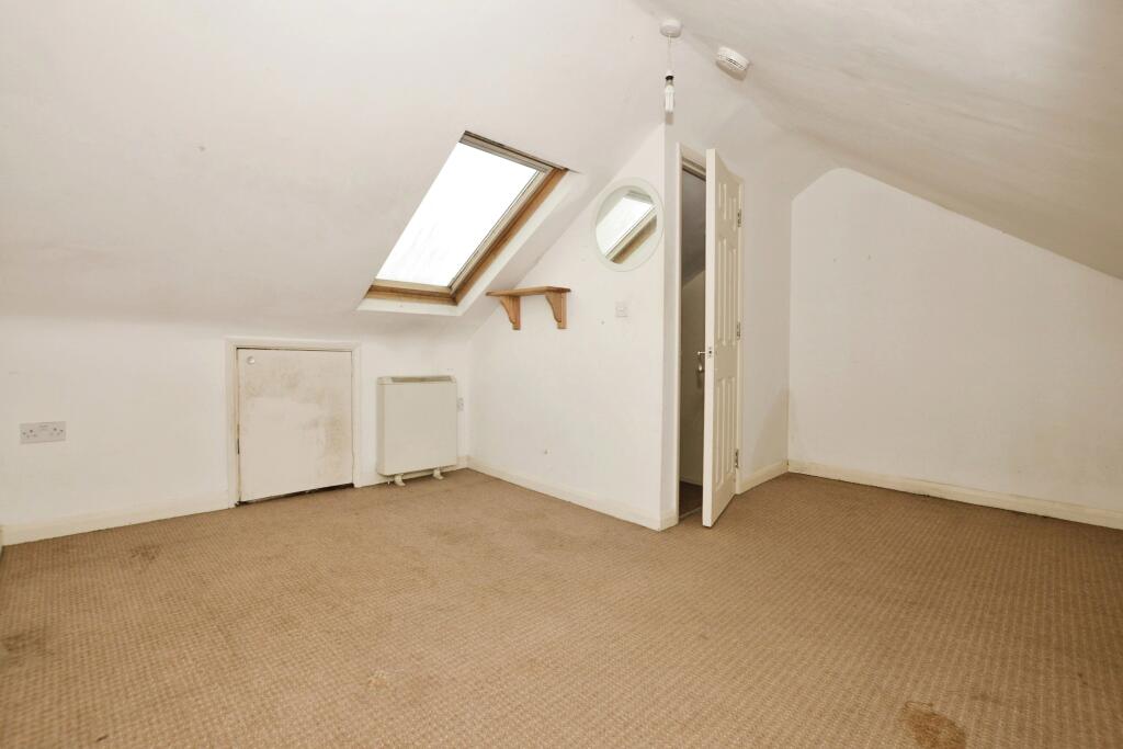 1 bed Maisonette