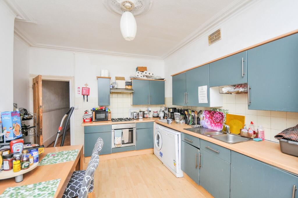 4 bed Terraced