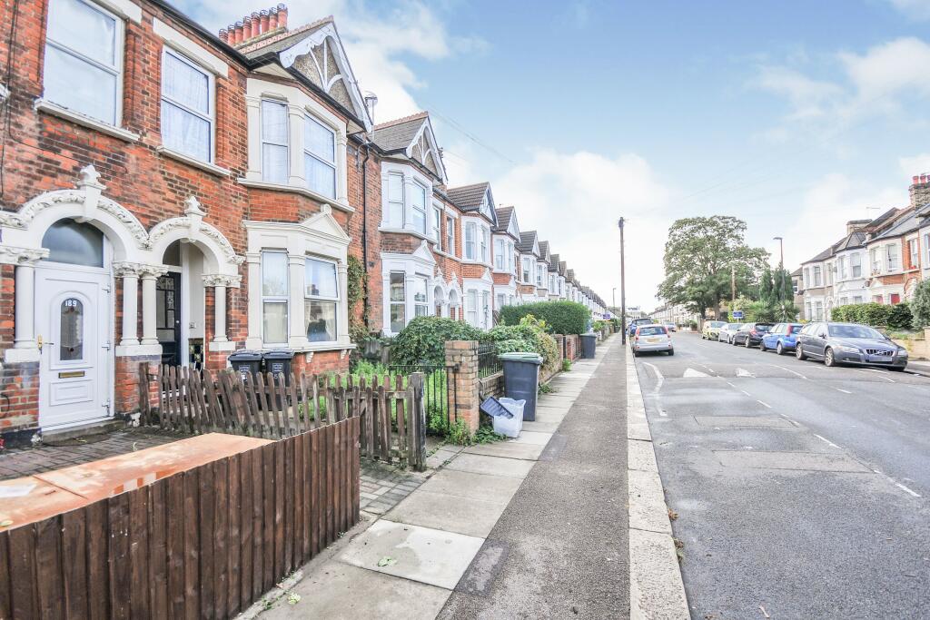 4 bed Terraced
