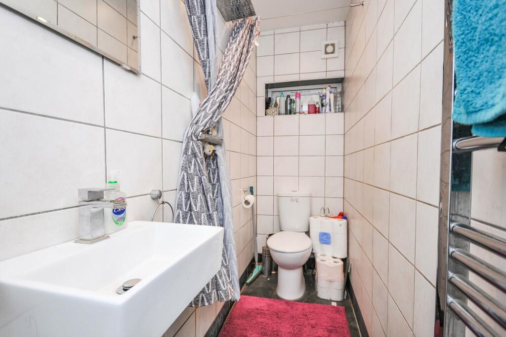4 bed Terraced
