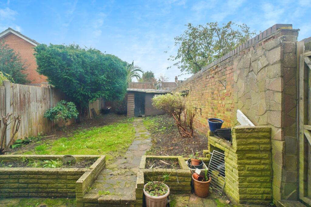 3 bed End of Terrace