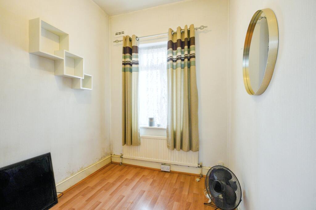 3 bed End of Terrace