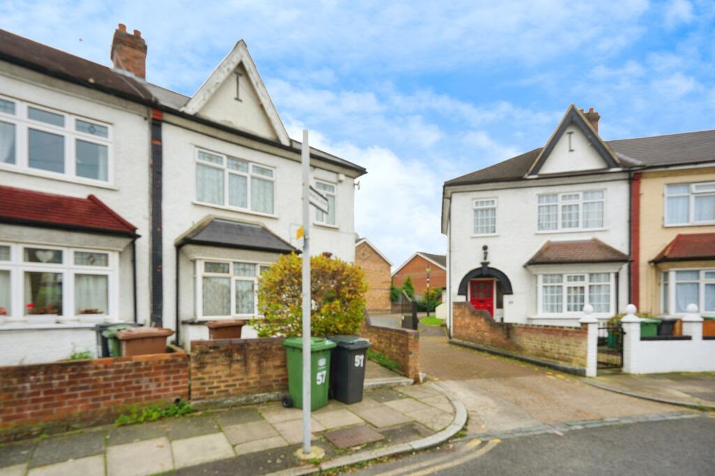 3 bed End of Terrace