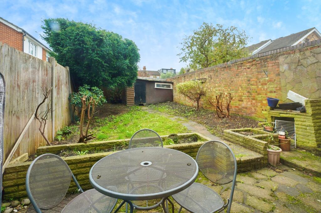 3 bed End of Terrace