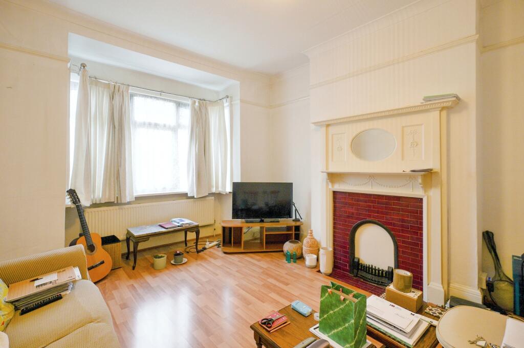 3 bed End of Terrace